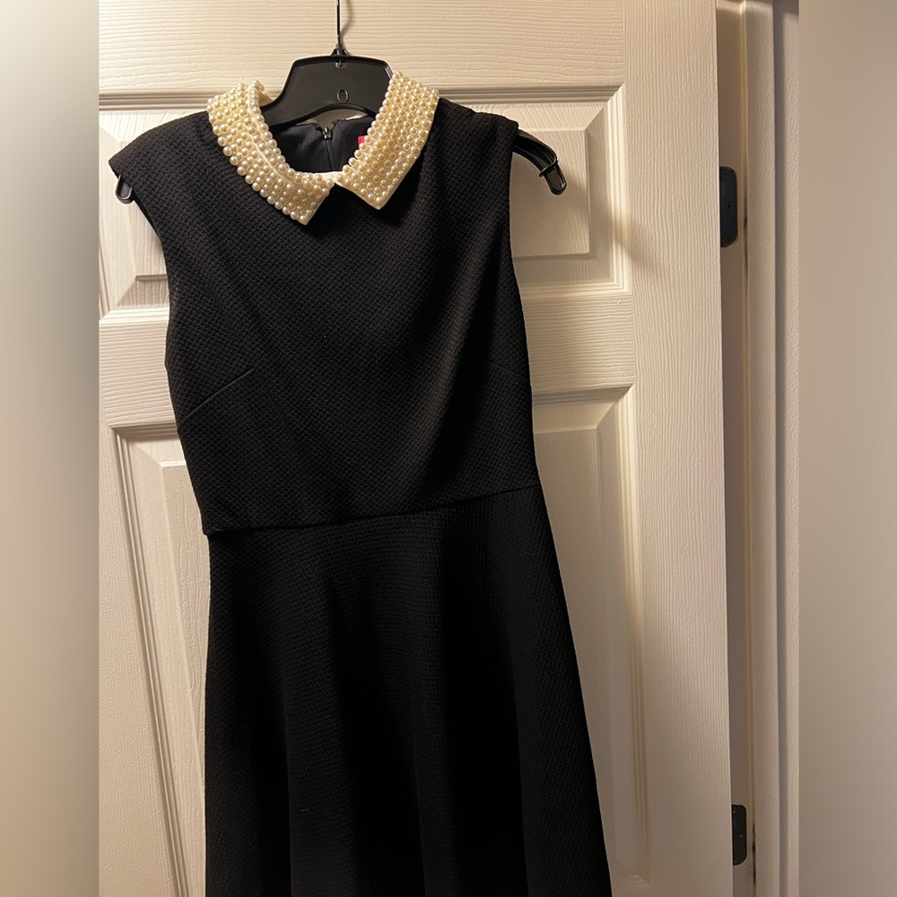Size 4 pearl collared Betsy Johnson dress